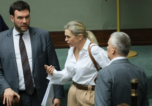 Szefowa MEN reaguje na sondaż „Wprost”. „W Polsce wszystko jest polityczną awanturą”