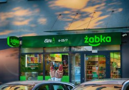Żabka stworzy kartę płatniczą. Wybrała dużego partnera