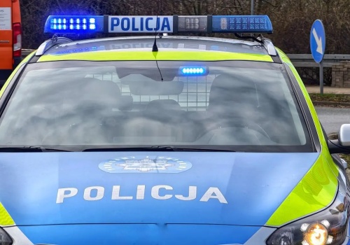 SZALONA UCIECZKA! Trzy wypadki jeden po drugim. Czy jeden kierowca siał chaos na drodze?