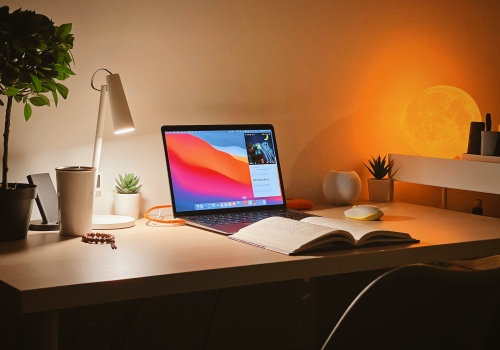 MacBook Pro z ekranem dotykowym jednak później. Apple zmienia harmonogram premiery