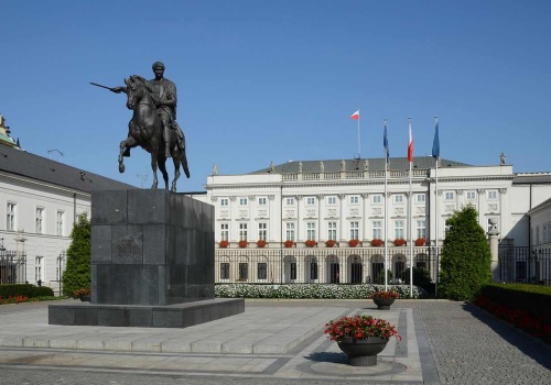 Wpadka Kancelarii Prezydenta. Nawrocki nadał tytuł zmarłemu