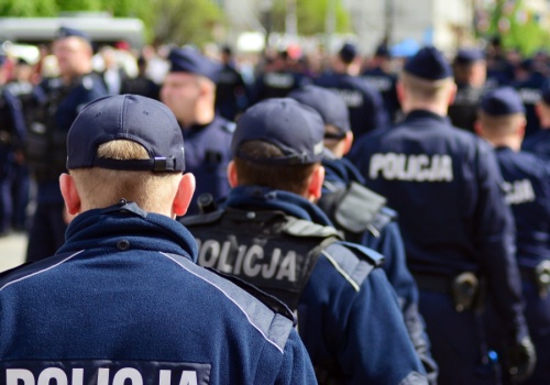 Emerytura wyższa niż pensja. Kontrowersje wokół przywileju mundurowych