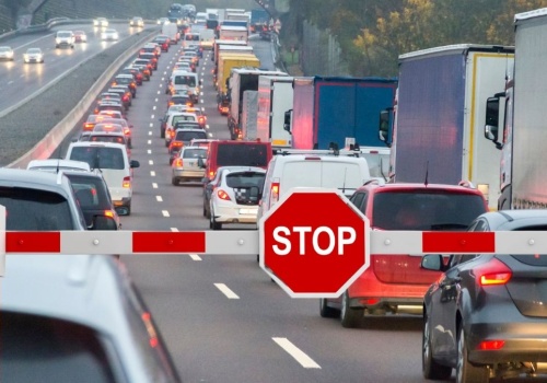 Główna autostrada w Niemczech całkowicie zablokowana, korek ma już kilka kilometrów