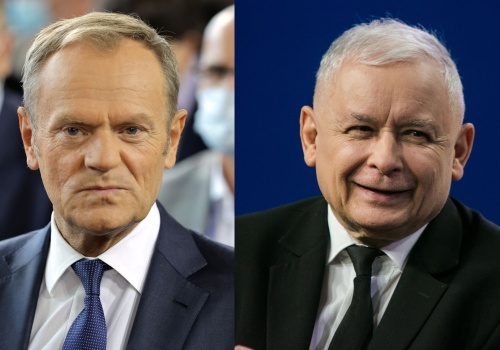Oto co naprawdę stoi za konfliktem Tuska i Kaczyńskiego. Historia, która wciąż dziel…