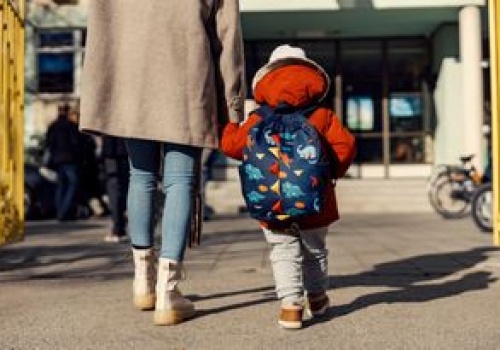 Żłobki przerobią na domy seniorów. W Polsce rodzi się coraz mniej dzieci