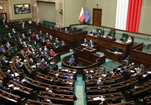 W 2025 roku Sejm uchwalił najmniej stron prawa od 19 lat.  Należy to ocenić pozytywnie