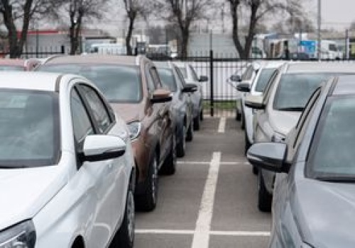 Złamał kostkę na parkingu. Tyle dostał z ubezpieczenia. "Kpina"