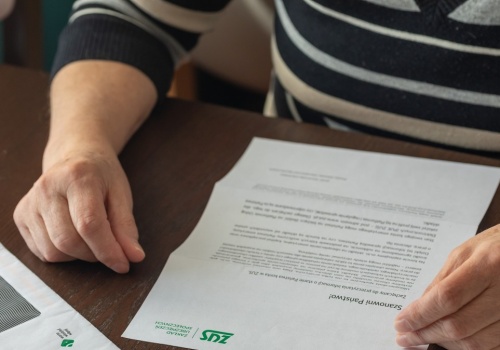 Emeryci już dostają ten list z ZUS. Seniorzy mają 30 dni na odwołanie