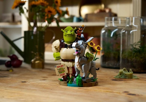 Pierwsze zestawy Lego Shrek ukrywają słynne połączenie ogra i osła z DreamWorks