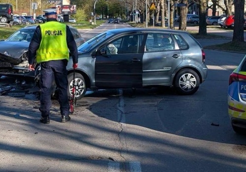 Poranny wypadek sparaliżował ruch. Jedna osoba zabrana do szpitala