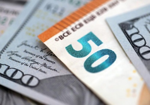 Kurs euro dotarł do technicznych oporów. Banki centralne wchodzą do gry