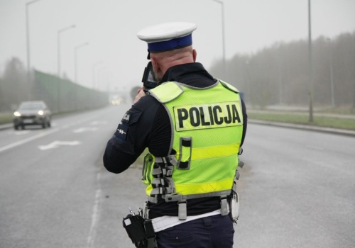 Pędził ponad 170 km/h i odrzucił mandat. Teraz o karze zdecyduje sąd