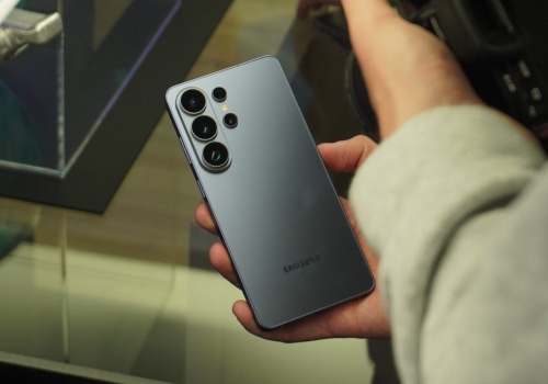 Galaxy S27 może zmienić kluczowy element. Samsung chce dorównać Google Pixel