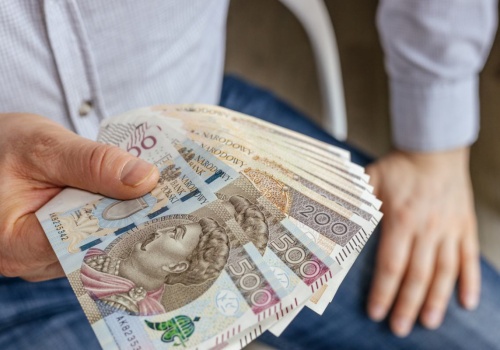 Praca bez wykształcenia za 12 tys. zł miesięcznie. Stabilne zatrudnienie i jasne warunki
