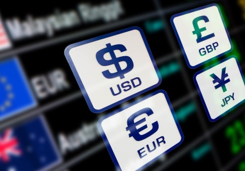 Kursy walut 28 kwietnia 2026 r. Sprawdziliśmy, jak stoi dolar. Po ile jest frank, funt i euro?