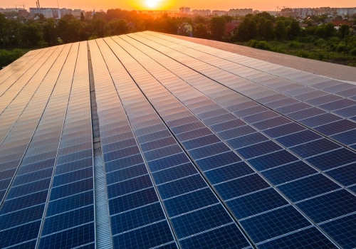 Rekordy OZE dławią sieć, a rząd blokuje magazyny energii