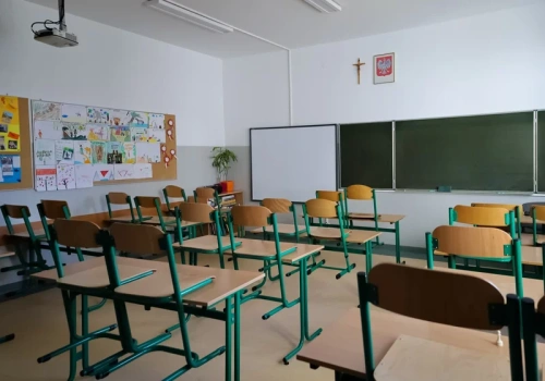 Szokujące sceny w podstawówce. Mężczyzna miał dusić 10-latka