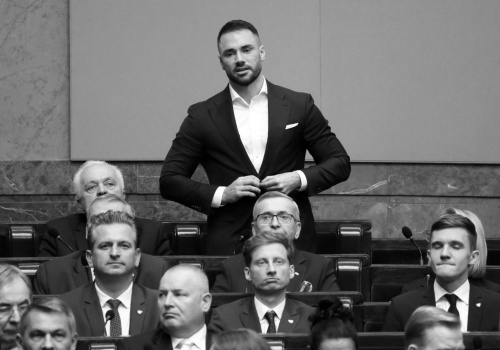W dzień pogrzebu Łukasza Litewki zrobiono to na dachu Sejmu. Poruszające