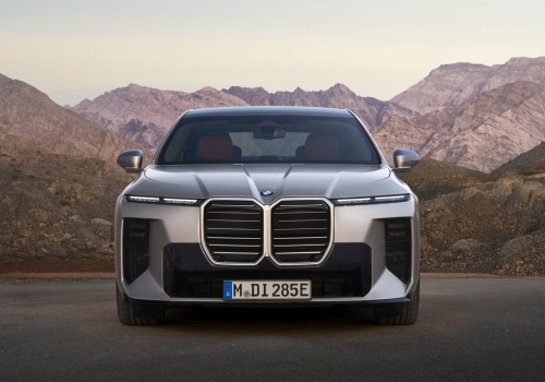 Byliśmy na premierze nowego BMW serii 7. Technologia Neue Klasse i duch Karla Lagerfelda