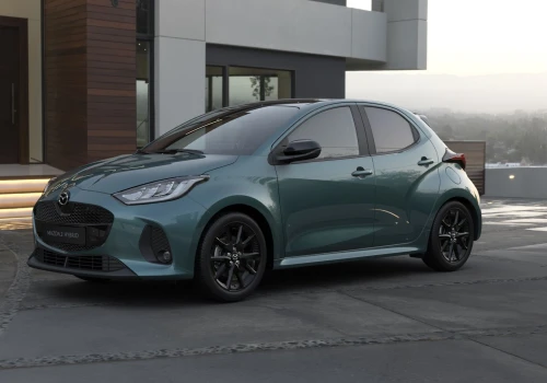 Odświeżona Mazda2 Hybrid (2026) kusi bogatszym standardem i niskim spalaniem