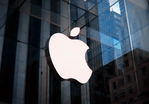 Apple: akcje w górę po tym, jak firma obiecuje dać użytkownikom wybór. Chodzi o AI