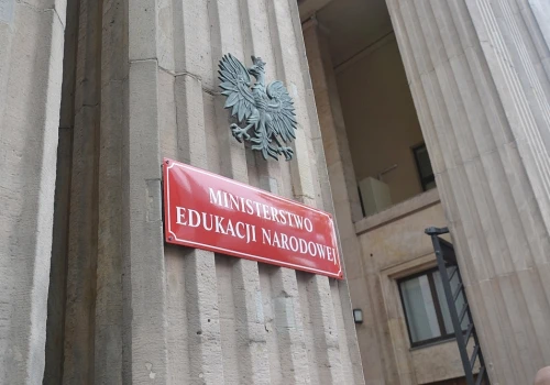 MEN: Nowelizacja przepisów o ocenianiu i klasyfikowaniu uczniów skierowana do konsultacji i uzgodnień