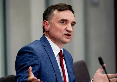 Ziobro korespondentem telewizji w USA. Grożą mu konsekwencje finansowe