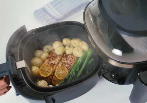 Air fryer Philipsa smaży, gotuje na parze, suszy i robi jogurt, a cena to hit