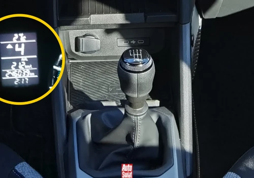 Mechanicy ostrzegają przed komunikatami wskaźnika zmiany biegów. Tak ich nie zmieniaj