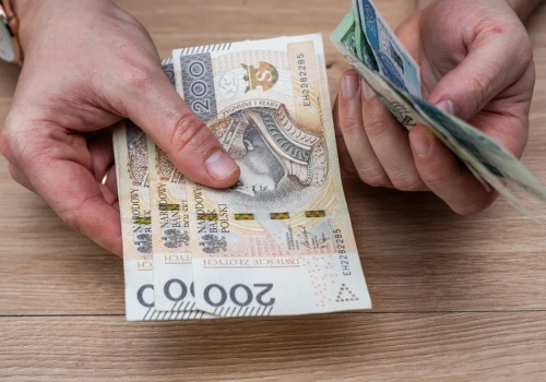 Należy się 288 zł co miesiąc niezależnie od zarobków. ZUS nie ma nic do powiedzenia