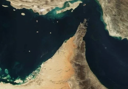 Iran chce wymusić opłaty za korzystanie z podmorskich kabli w cieśninie Ormuz
