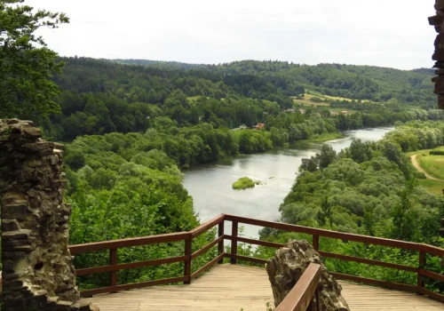 Niebezpieczna moda na południu Polski. Turyści wchodzą mimo zakazu