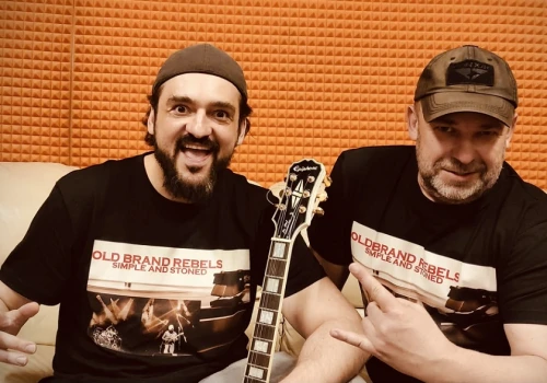 Bezkompromisowe brzmienie. OLD BRAND REBELS z singlem „RULES… NO MORE”!