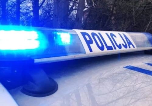 Tragiczne zdarzenie w gminie Ciechanowiec. Nie żyje kierowca odnaleziony w aucie