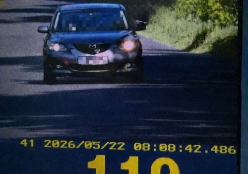 Pędził 119 km/h przez teren zabudowany. Stracił prawo jazdy