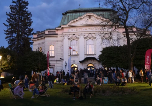 Polski reżyser nagrodzony na festiwalu w Cannes! Film kręcony był między innymi w cieszyńskim teatrze