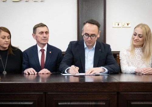 Minister Dariusz Klimczak podpisał w Piotrkowie ważną umowę dla regionu