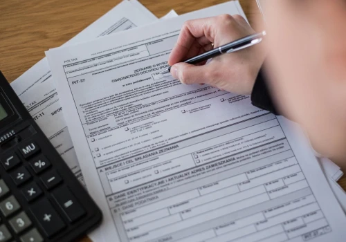 Fiskus zaciera ręce. Prawie 2,5 miliona Polaków przekroczyło ten próg i musi dopłacać