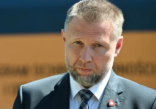 „Posłuszny, zdradliwy, niezatapialny”. Tajemnica kariery Marcina Kierwińskiego