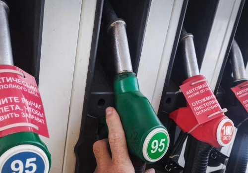 Kolejki na stacjach i limity paliwa. Rosja uspokaja mieszkańców