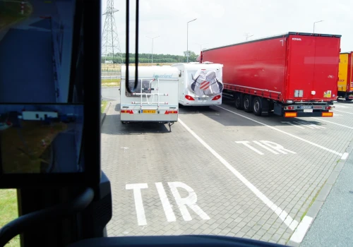 Auta z przyczepami kempingowymi mają jeździć za darmo – zmiany w e-TOLL