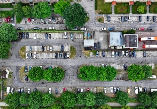 Legnica. Miasto odzyskało i udostępniło za darmo parking na Piekarach