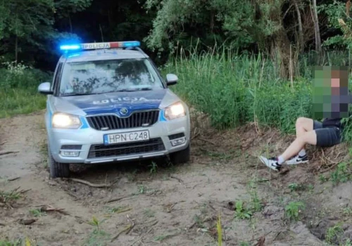 Pościg za nastolatkami. Przejażdżka z dziewczyną skończyła się na komendzie