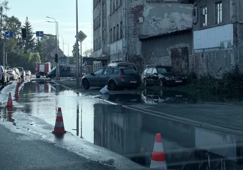 Potężna awaria w Cieplicach. Wody nie ma od Małej Poczty po Sobieszów