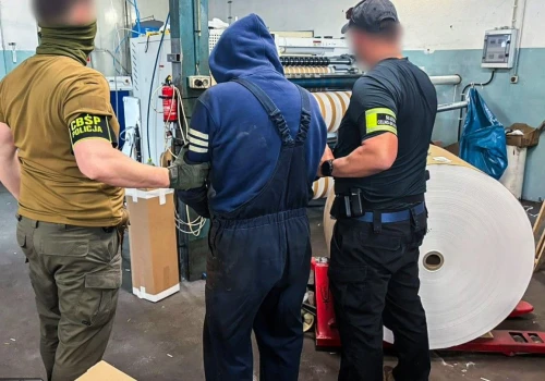 Tajna drukarnia w byłym zakładzie spożywczym. Służby rozbiły zorganizowaną grupę