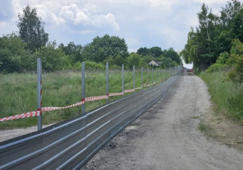 Awantura o ogrodzenie w Zgierzu. Spór mieszkańców z deweloperem