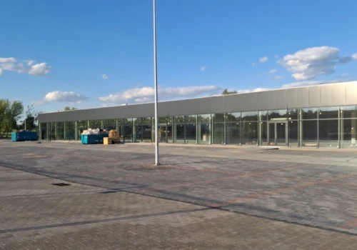 Było Tesco, będzie park handlowy. Otwarcie w lipcu