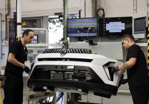 Renault potwierdza i podpisuje umowę ze związkami zawodowymi. 5 nowych modeli dla fabryk w Hiszpanii