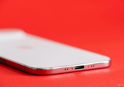 iPhone Ultra w bieli i z AI w aparacie – Apple Vision Pro 2. generacji dopiero w 2028