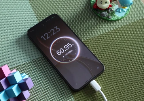 OPPO Reno 16 globalnie, ale z haczykiem. Bateria i procesor będą słabsze